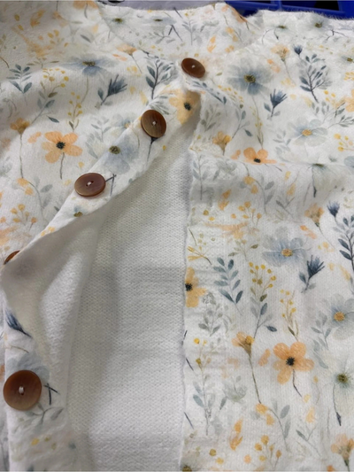 Wunderschöner Blumenmuster Druckknopf-Cardigan