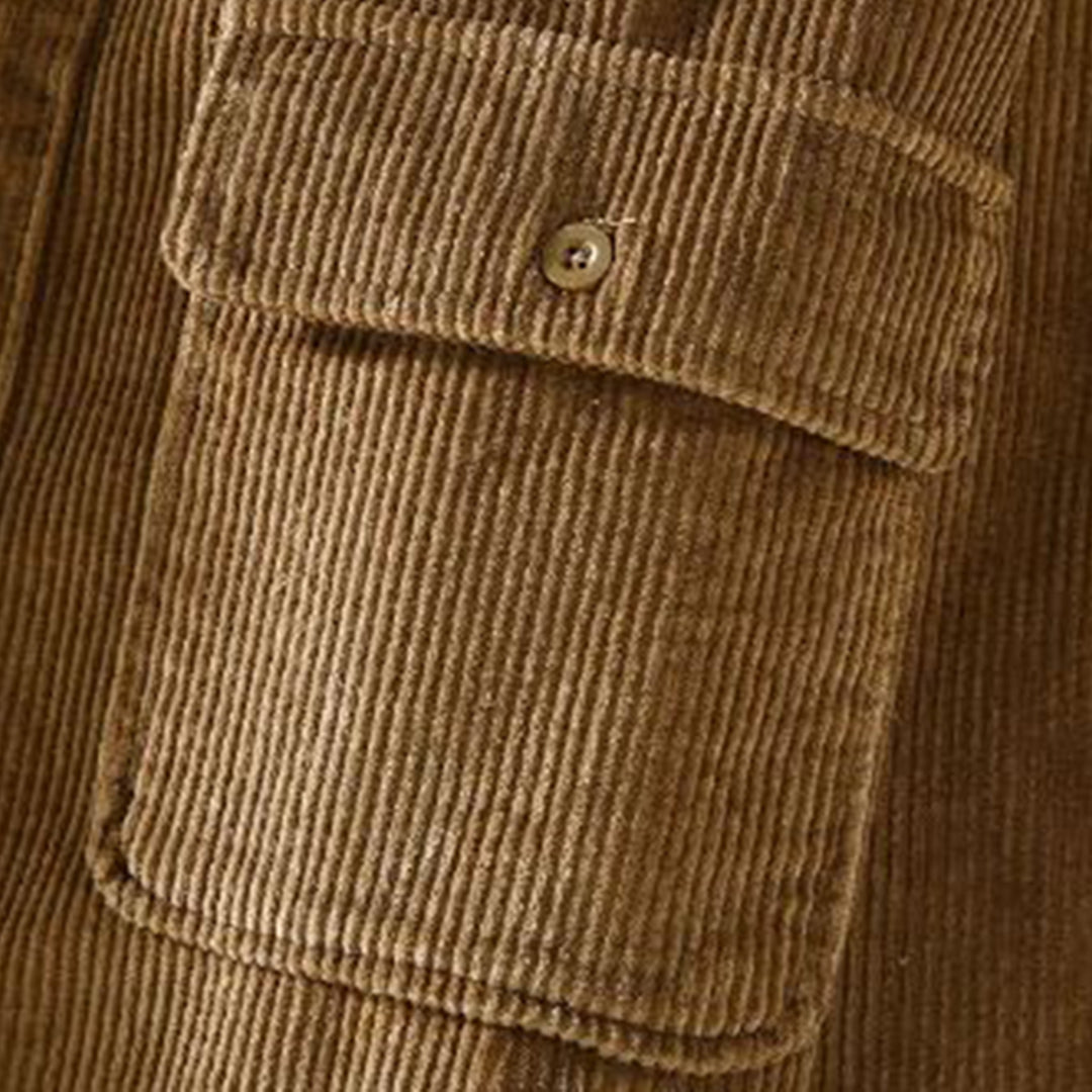 Klassisch designte Cordjacke