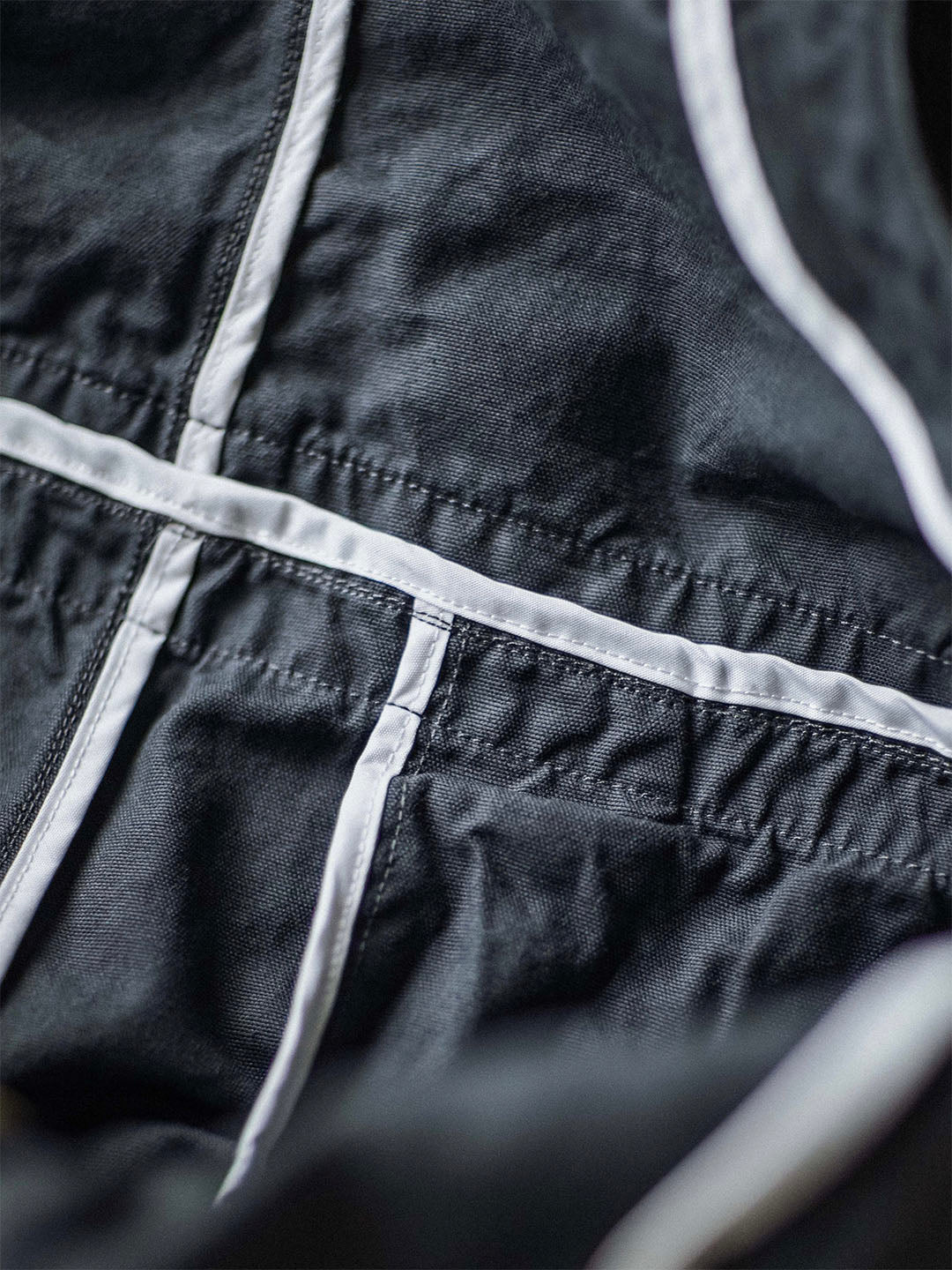 Émile™ | Robuste dunkelblaue Latzhose