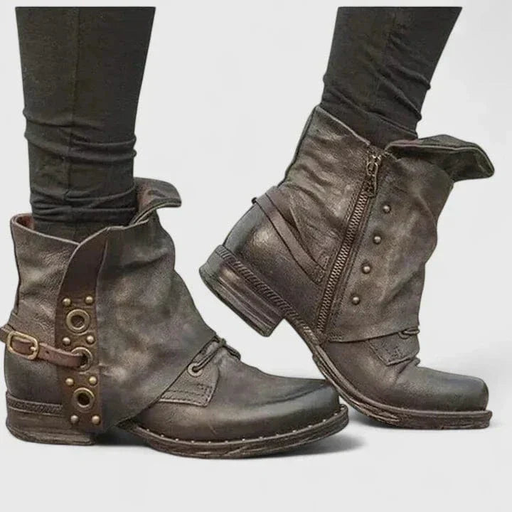 NORTHLINE STUDIO | Nietenstiefel