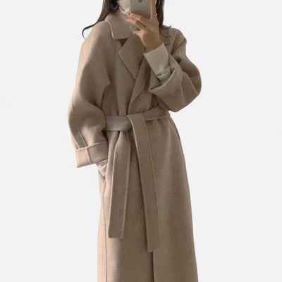 Damen Langmantel aus Wolle – Minimalistisches Design mit Gürtel