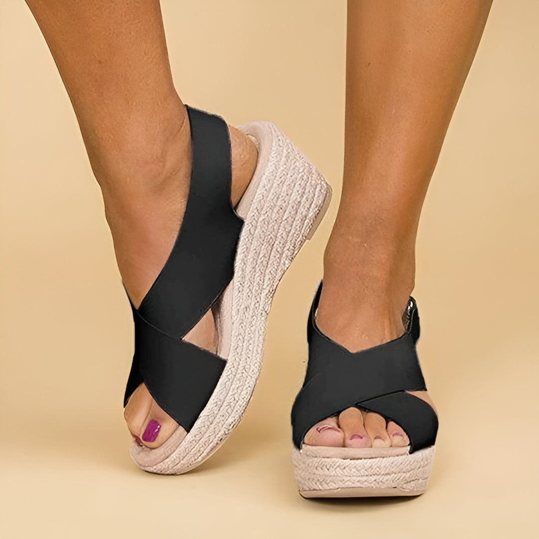 Monika | Stilvolle Keilabsatzsandalen mit Kreuzriemen