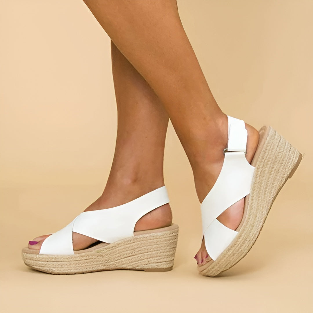 Monika | Stilvolle Keilabsatzsandalen mit Kreuzriemen